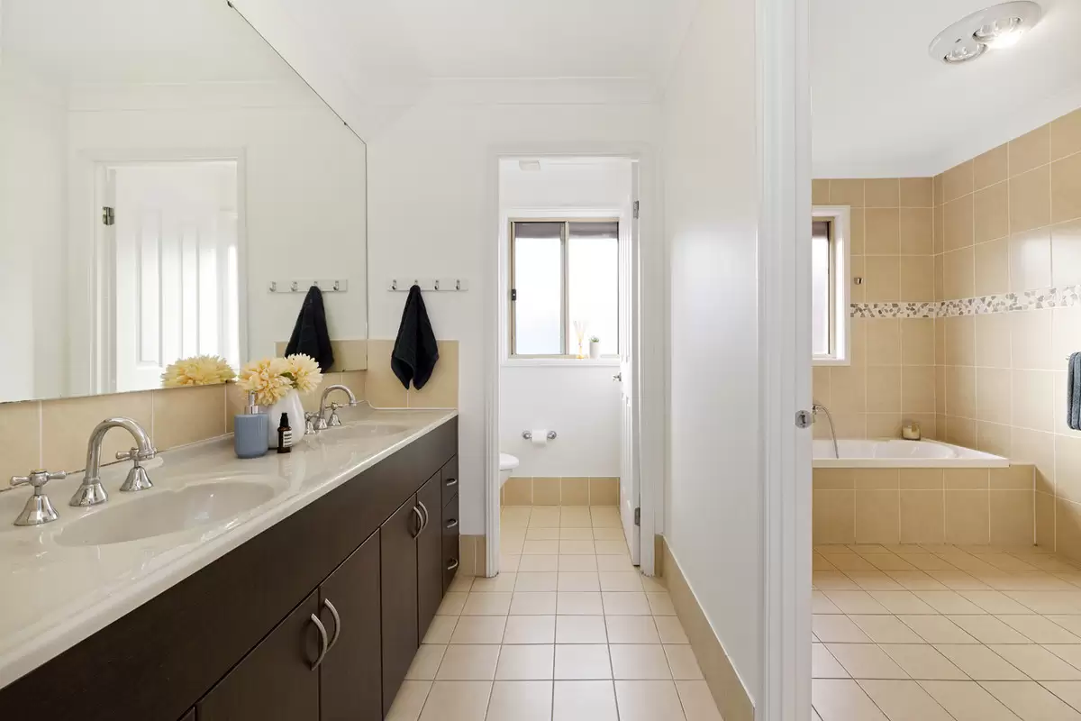 13 Cooks Avenue, Canterbury Sold by Rich & Oliva - image 15