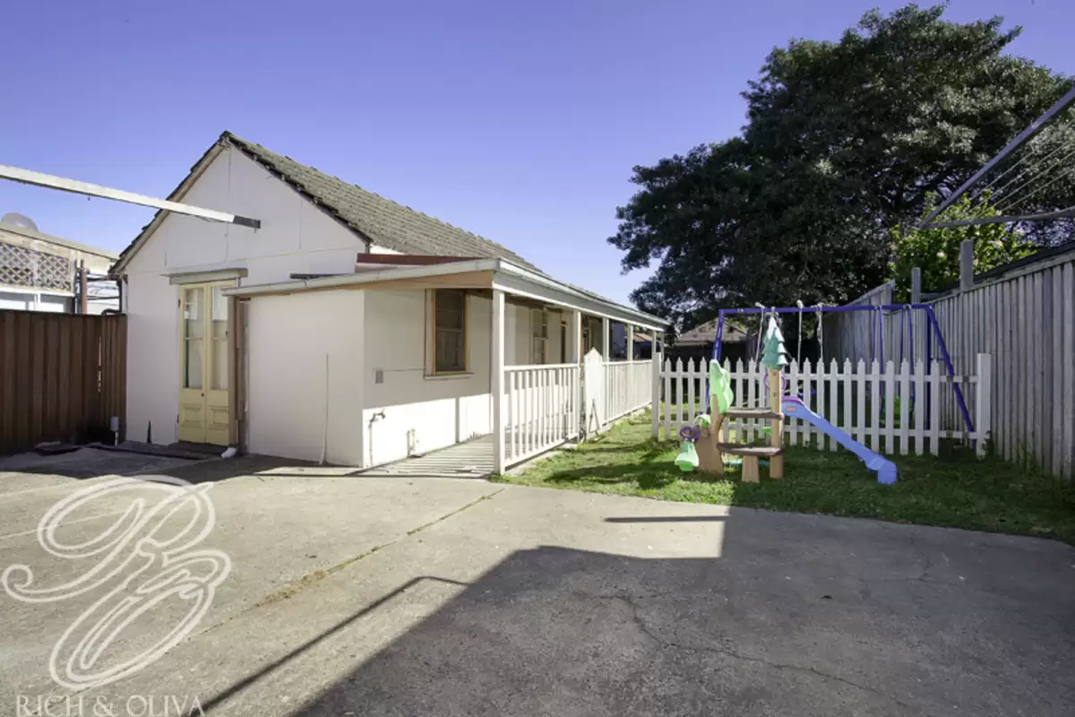17 Pheasant Street, Canterbury Sold by Rich & Oliva - image 3
