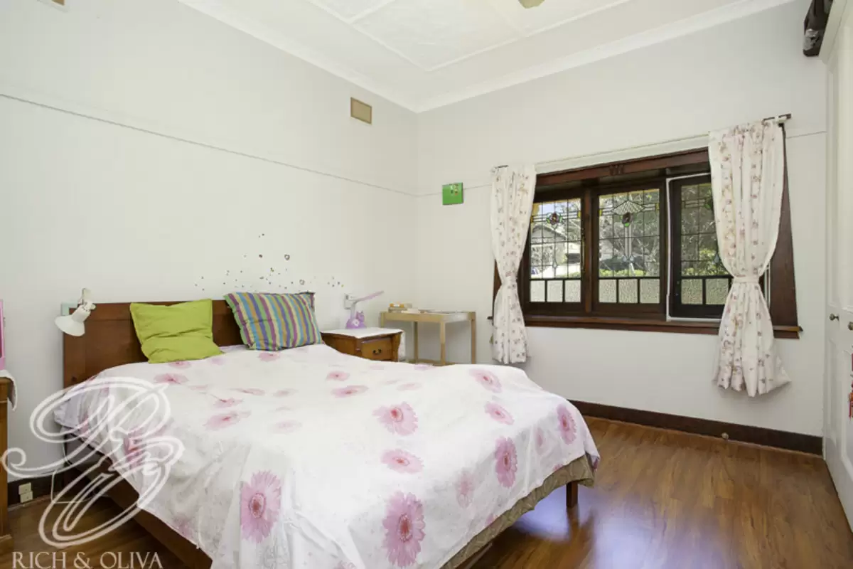 42 Badminton Road, Croydon Sold by Rich & Oliva - image 6