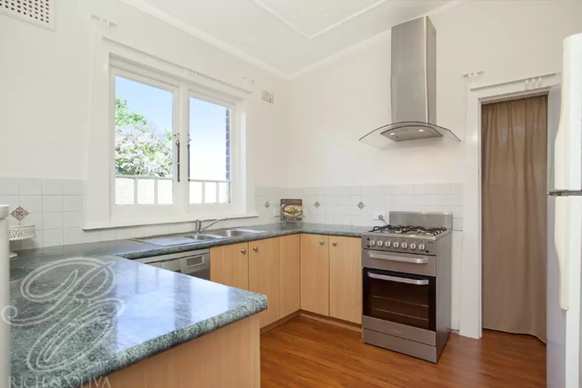 42 Badminton Road, Croydon Sold by Rich & Oliva - image 5