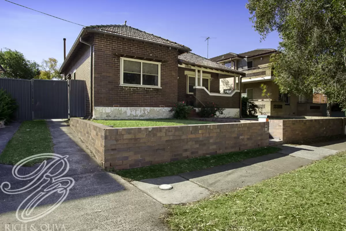 10 Albert Road, Croydon Park Sold by Rich & Oliva - image 2