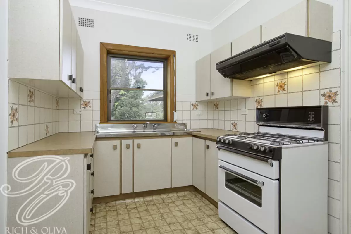 33 Fountain Avenue, Croydon Park Sold by Rich & Oliva - image 3