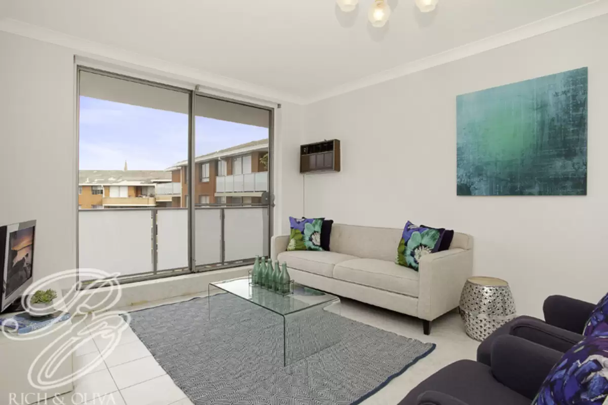 46/62 Grosvenor Crescent, Summer Hill Sold by Rich & Oliva - image 2