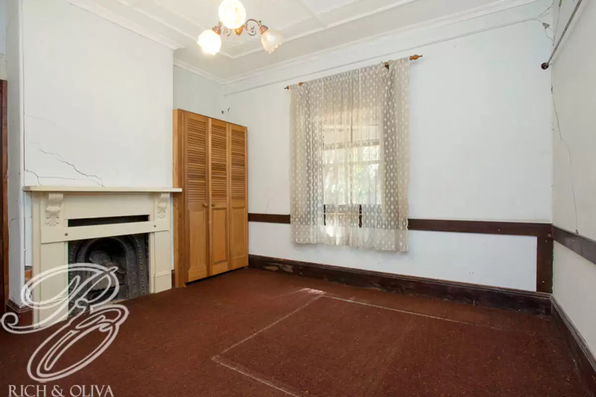 68 Fitzroy, Burwood Sold by Rich & Oliva - image 8
