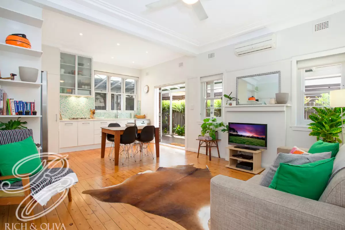 25 Holborow Street, Croydon Sold by Rich & Oliva - image 2