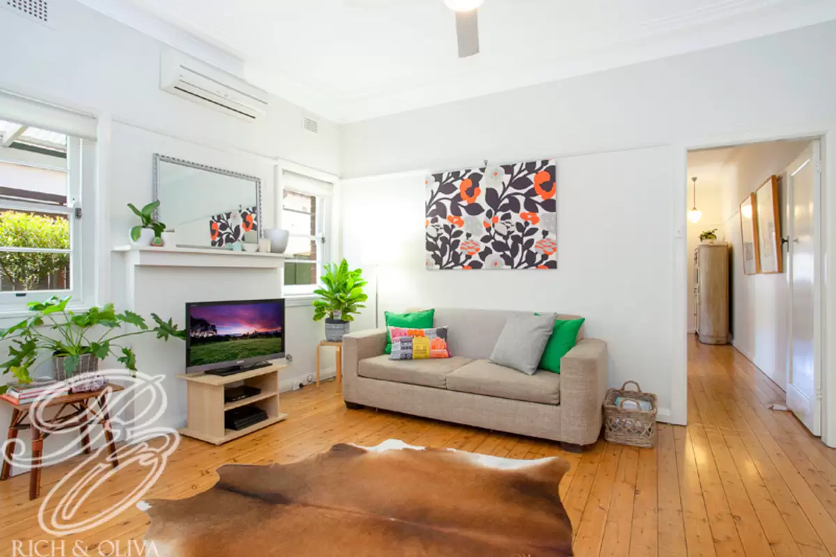 25 Holborow Street, Croydon Sold by Rich & Oliva - image 4