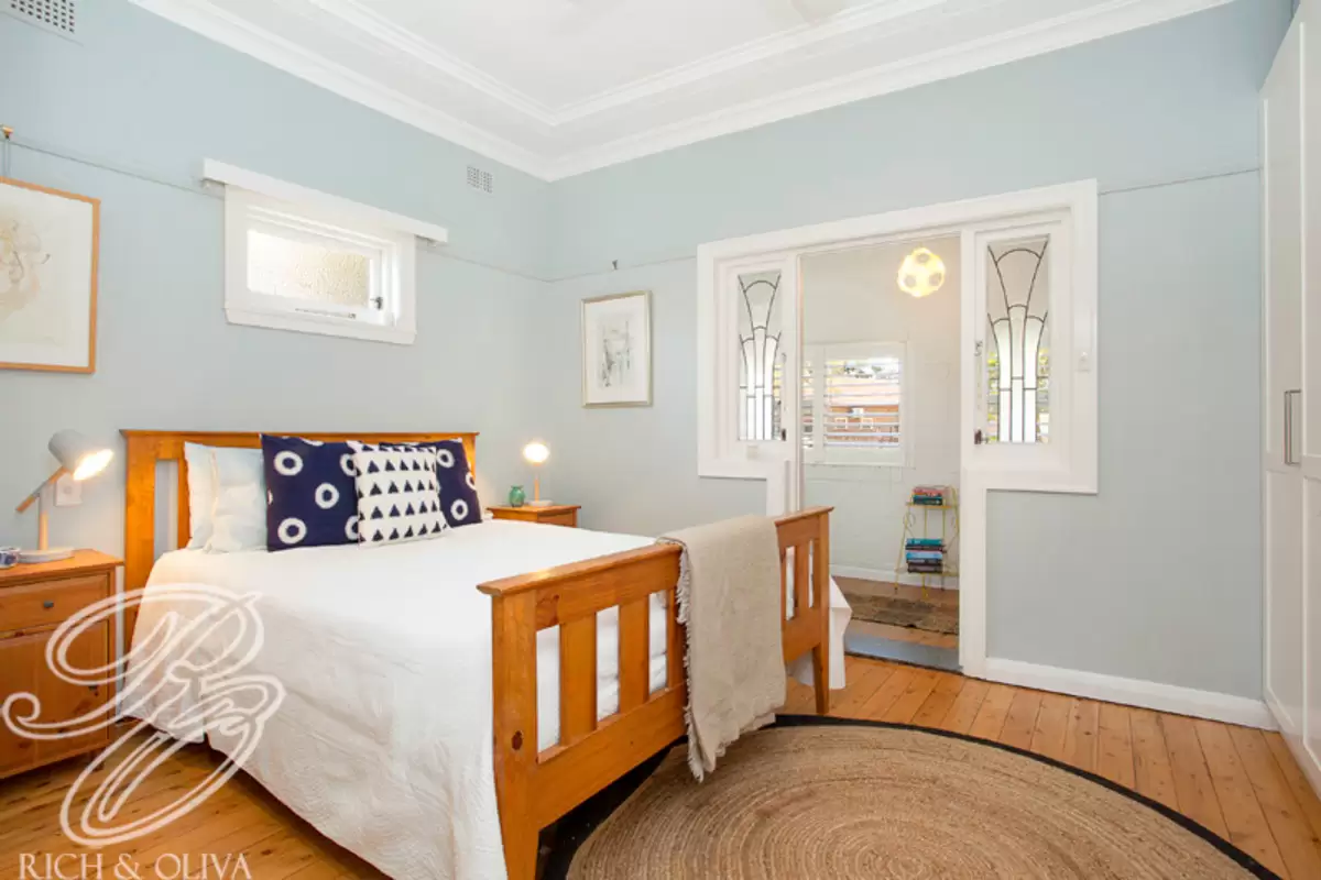 25 Holborow Street, Croydon Sold by Rich & Oliva - image 6