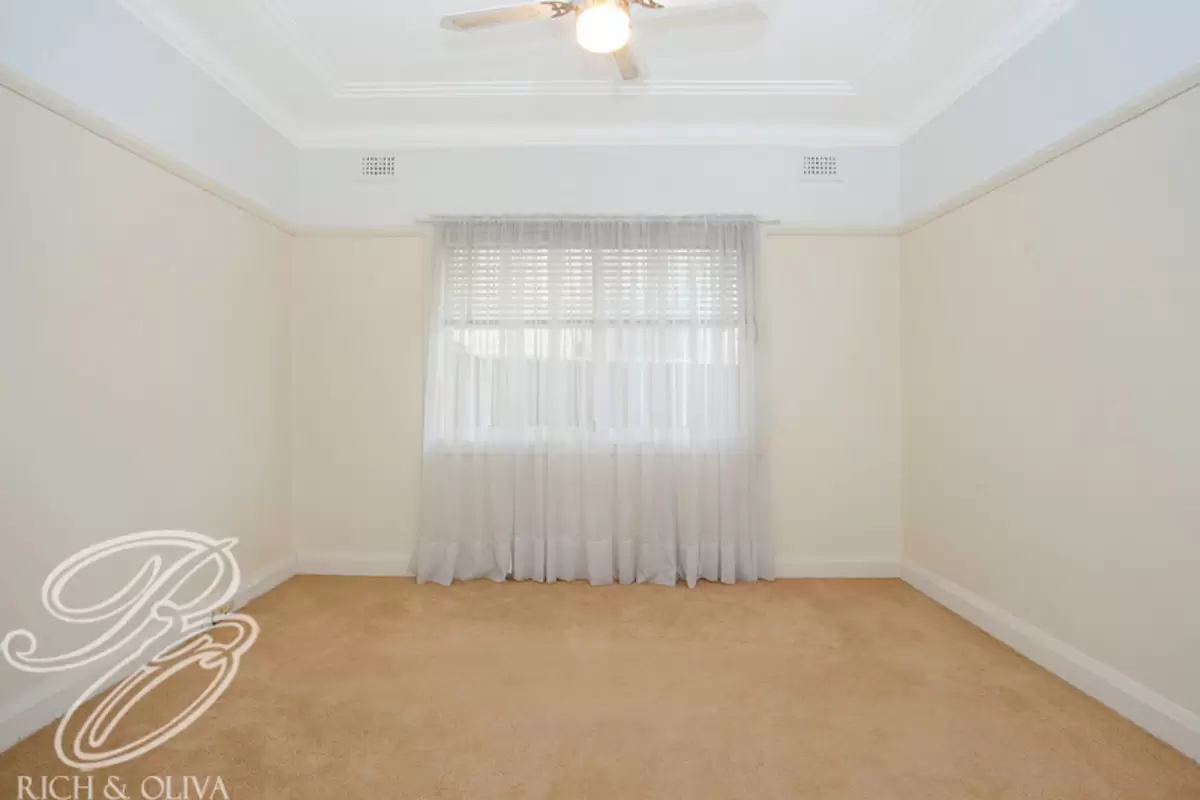 5 Frederick Street, Campsie Sold by Rich & Oliva - image 8