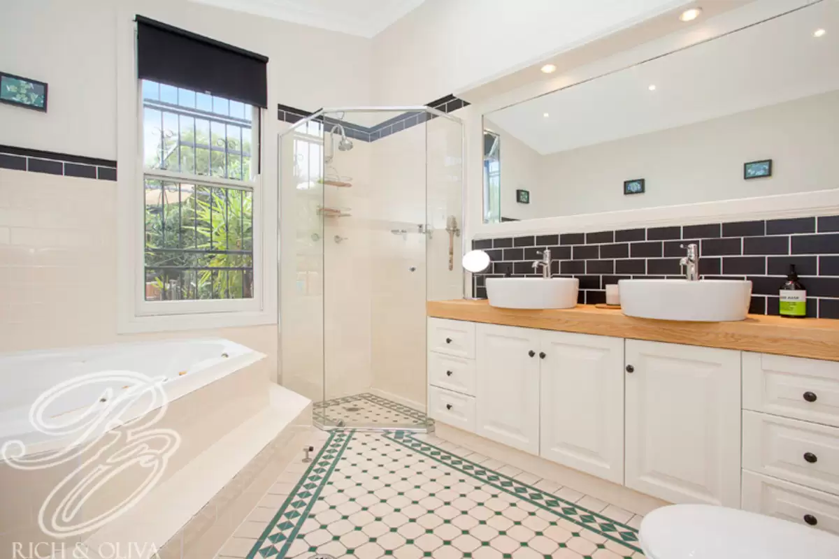 56 Illawarra Road, Marrickville Sold by Rich & Oliva - image 6