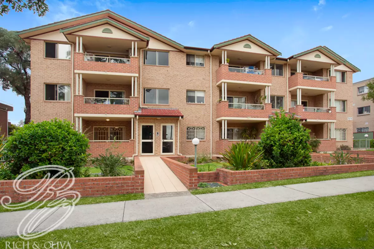 7/70-74 Clissold Parade, Campsie Sold by Rich & Oliva - image 2