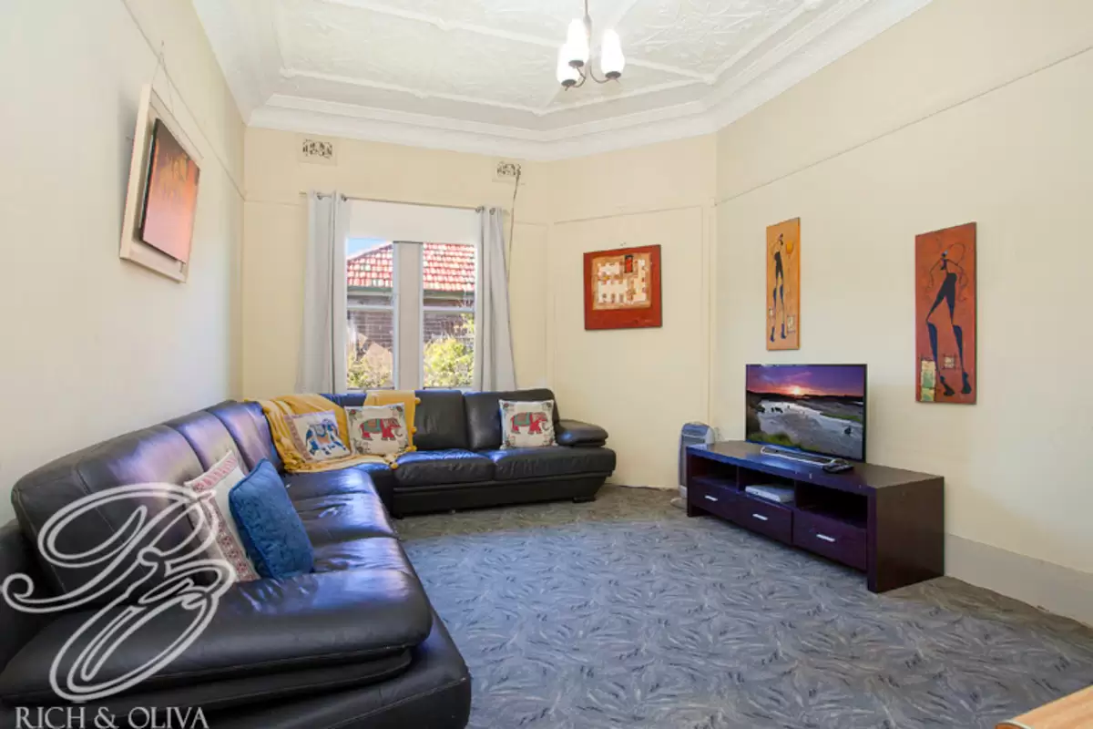 14 Tennyson Street, Enfield Sold by Rich & Oliva - image 4