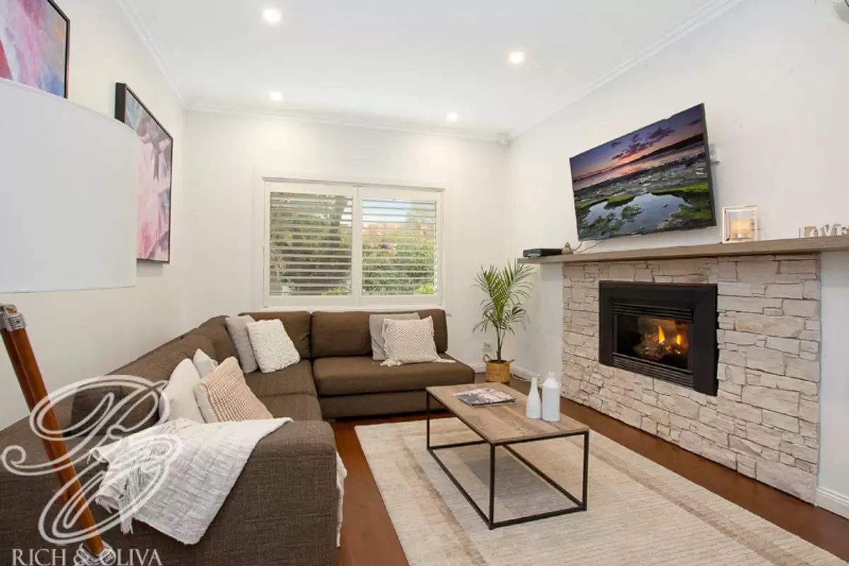 152 Cosgrove Road, Belfield Sold by Rich & Oliva - image 3