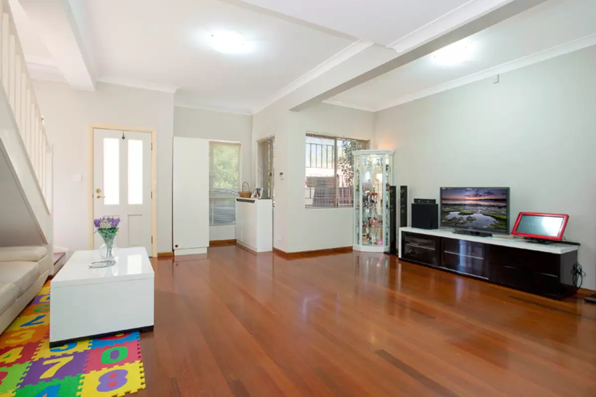 7/82-86 Lincoln Street, Belfield Sold by Rich & Oliva - image 2