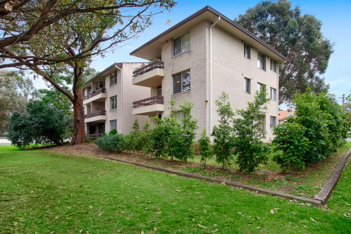 4/2 Finch Avenue, Concord Sold by Rich & Oliva - image 4
