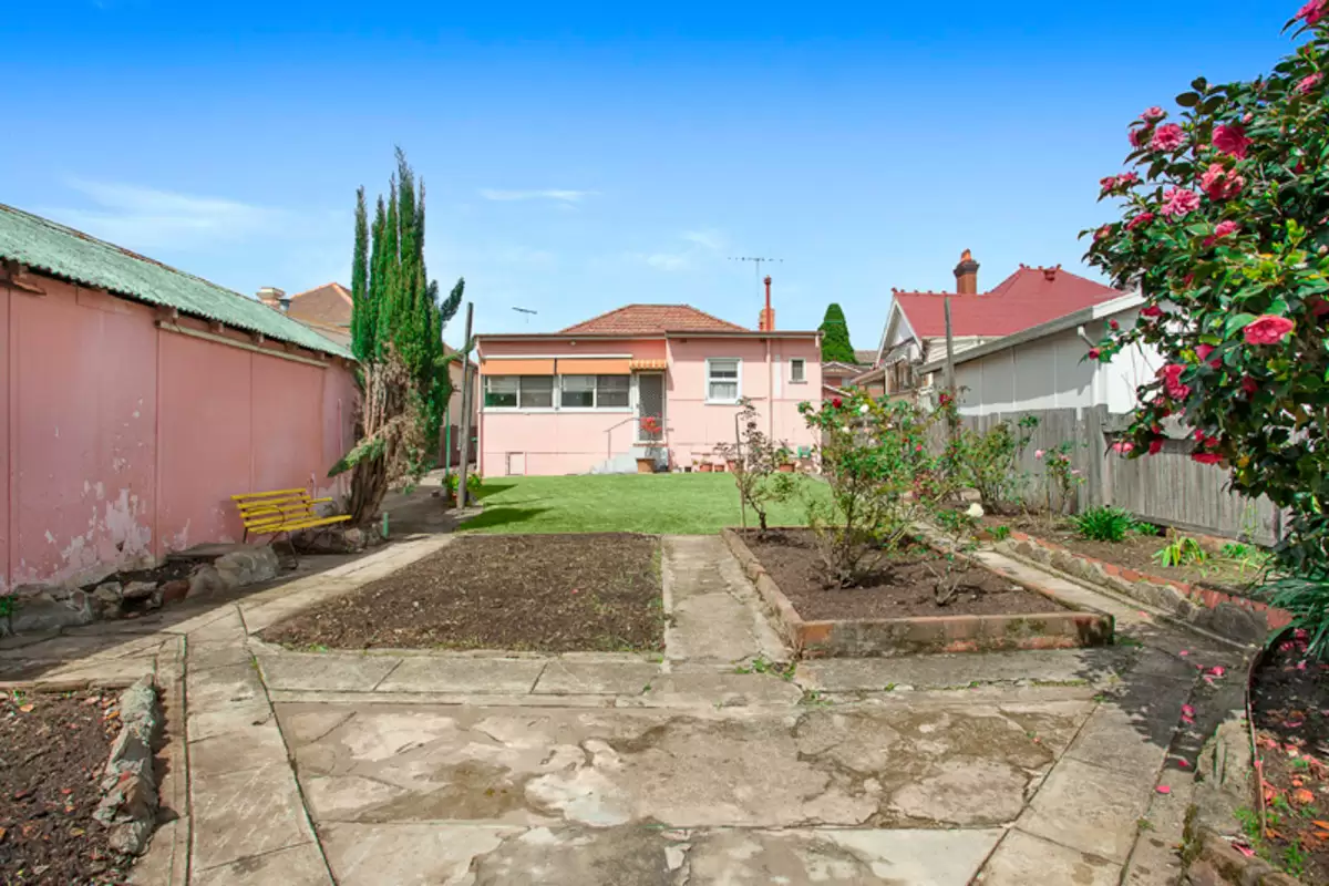 Forty Nine Nicholson Street, Burwood Sold by Rich & Oliva - image 8