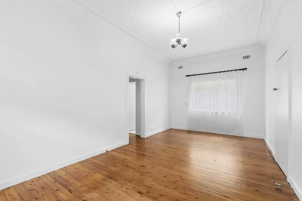 87 Minter Street, Canterbury Leased by Rich & Oliva - image 2