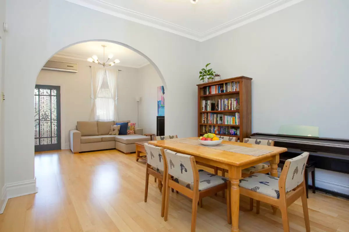 7 Hordern Parade, Croydon Sold by Rich & Oliva - image 3