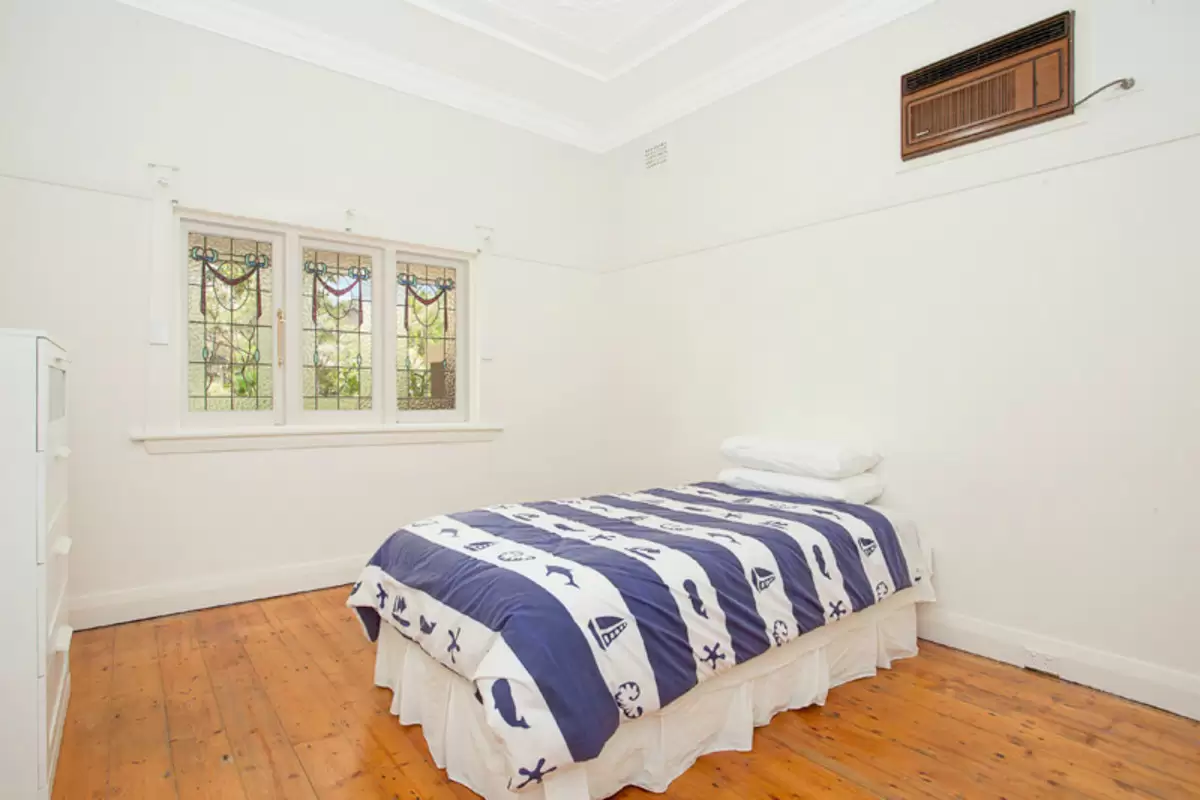 22 Crieff Street, Ashbury Sold by Rich & Oliva - image 7