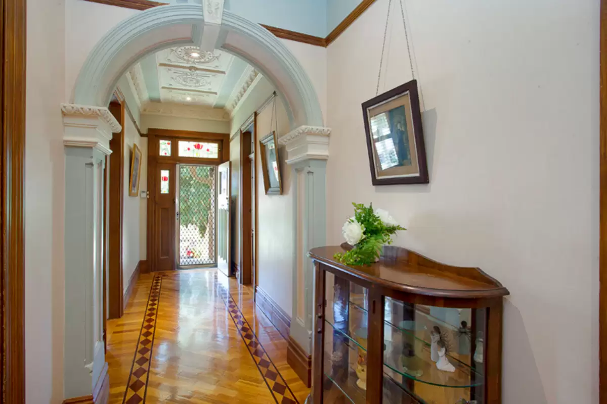 36 Wetherill Street, Croydon Sold by Rich & Oliva - image 4