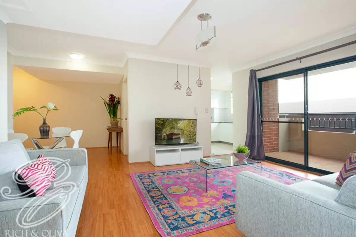 11/338 Canterbury Road, Canterbury Sold by Rich & Oliva - image 1