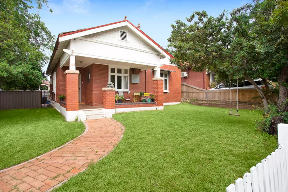 108 Thomas Street, Croydon Sold by Rich & Oliva - image 1