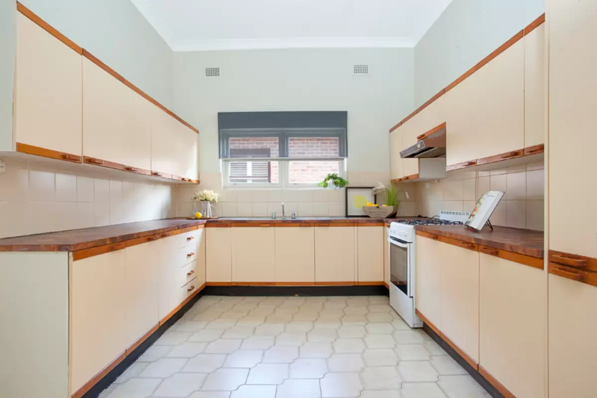 7 Rockleigh Street, Croydon Sold by Rich & Oliva - image 7