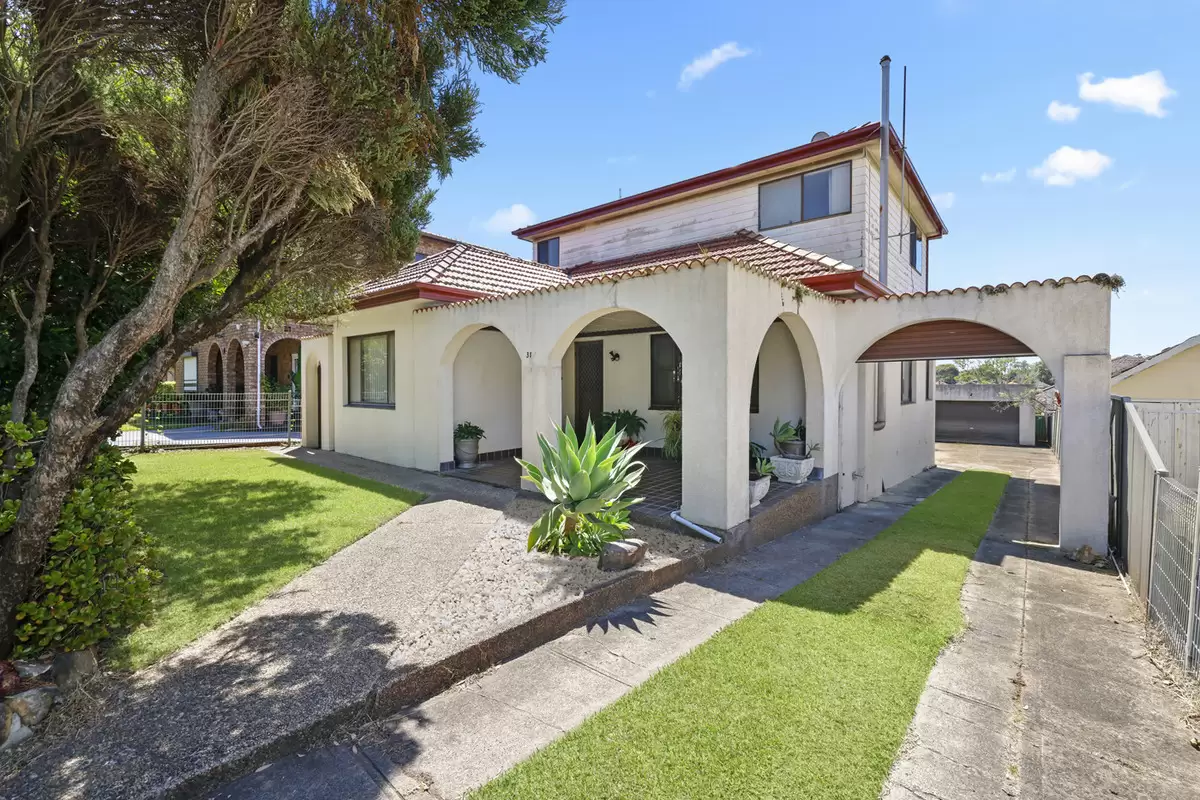 31 Wellbank Street, Concord Sold by Rich & Oliva - image 1