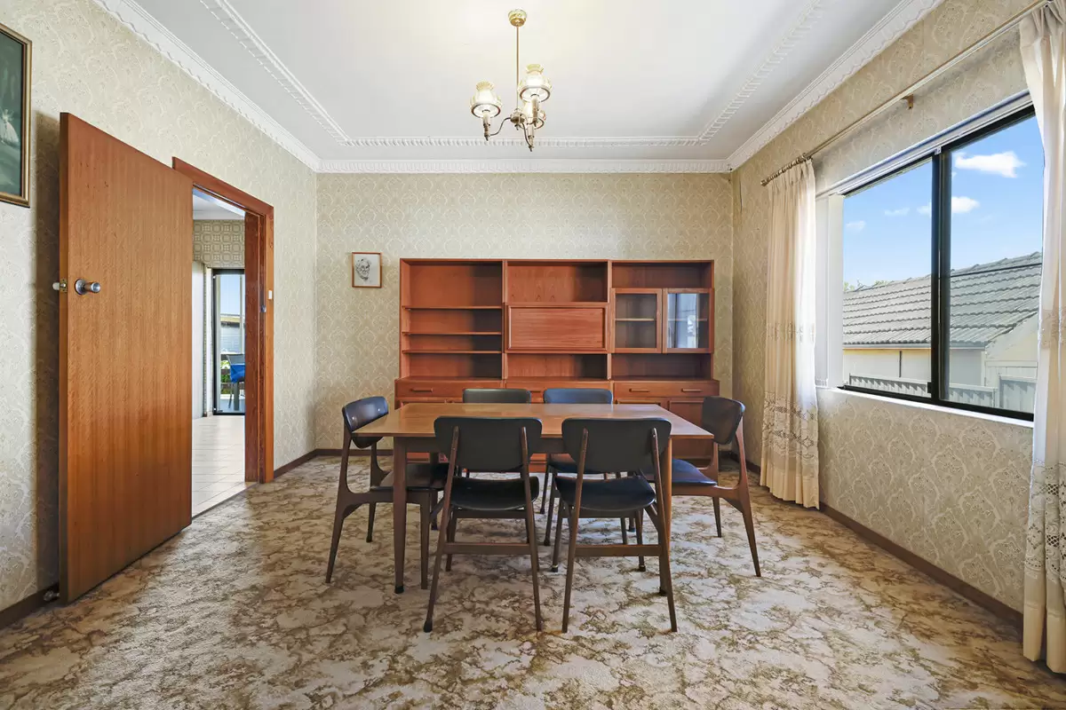 31 Wellbank Street, Concord Sold by Rich & Oliva - image 5