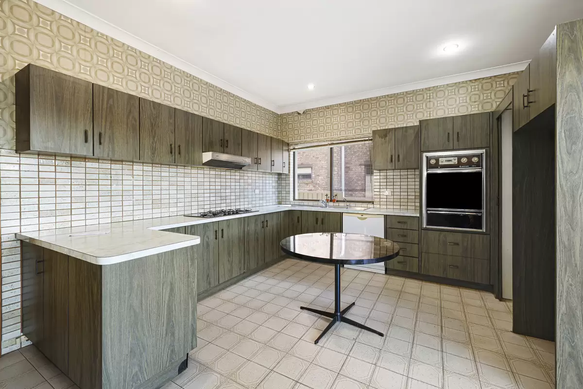 31 Wellbank Street, Concord Sold by Rich & Oliva - image 7