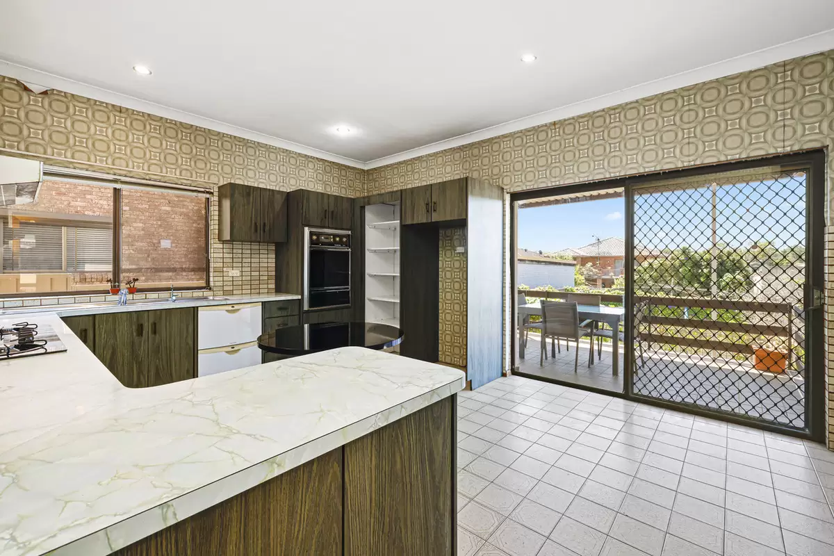 31 Wellbank Street, Concord Sold by Rich & Oliva - image 8
