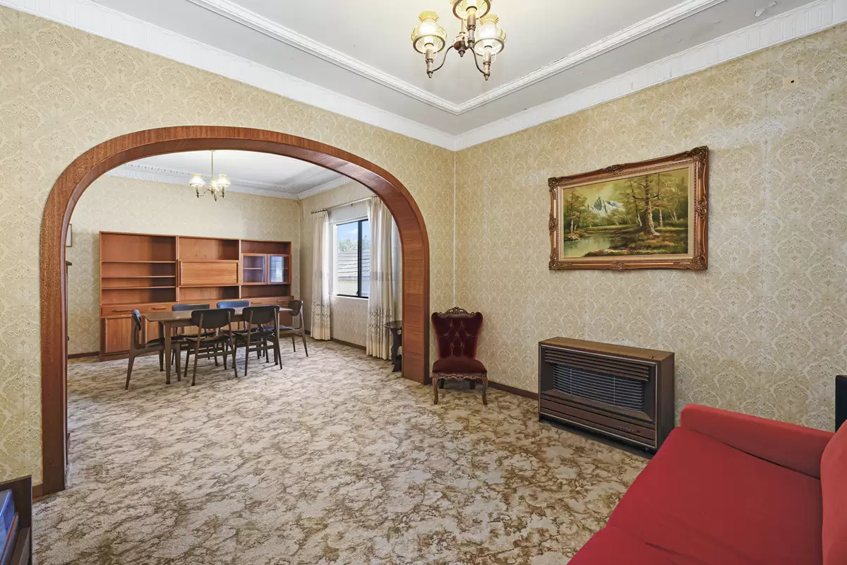 31 Wellbank Street, Concord Sold by Rich & Oliva - image 3