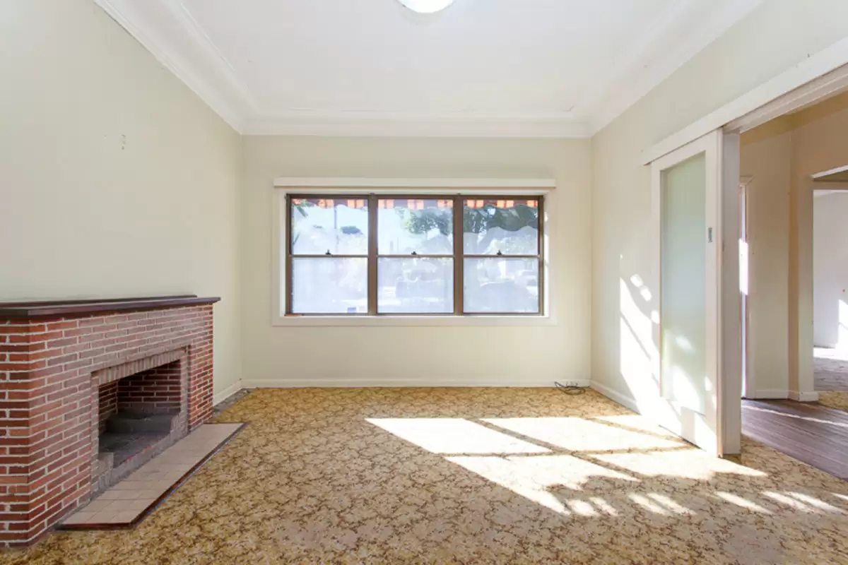 23 Robinson Street, Belfield Sold by Rich & Oliva - image 3