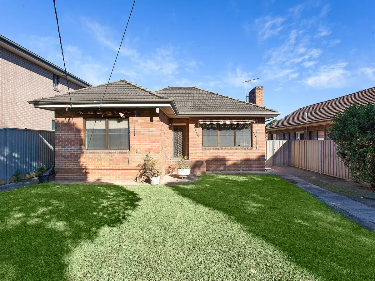 23 Robinson Street, Belfield Sold by Rich & Oliva - image 1