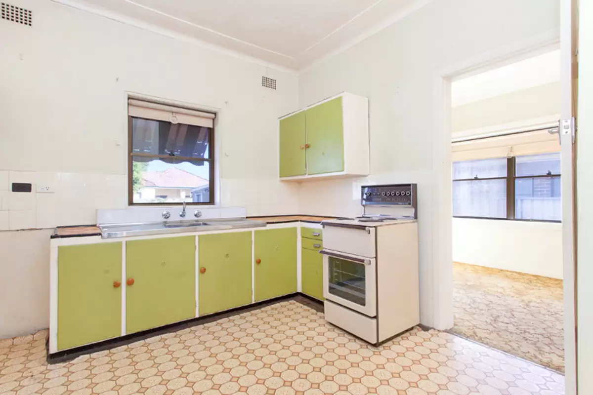 23 Robinson Street, Belfield Sold by Rich & Oliva - image 4