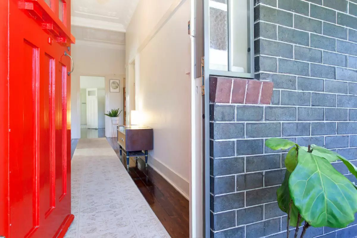 194 Queen Stt, Ashfield Sold by Rich & Oliva - image 2