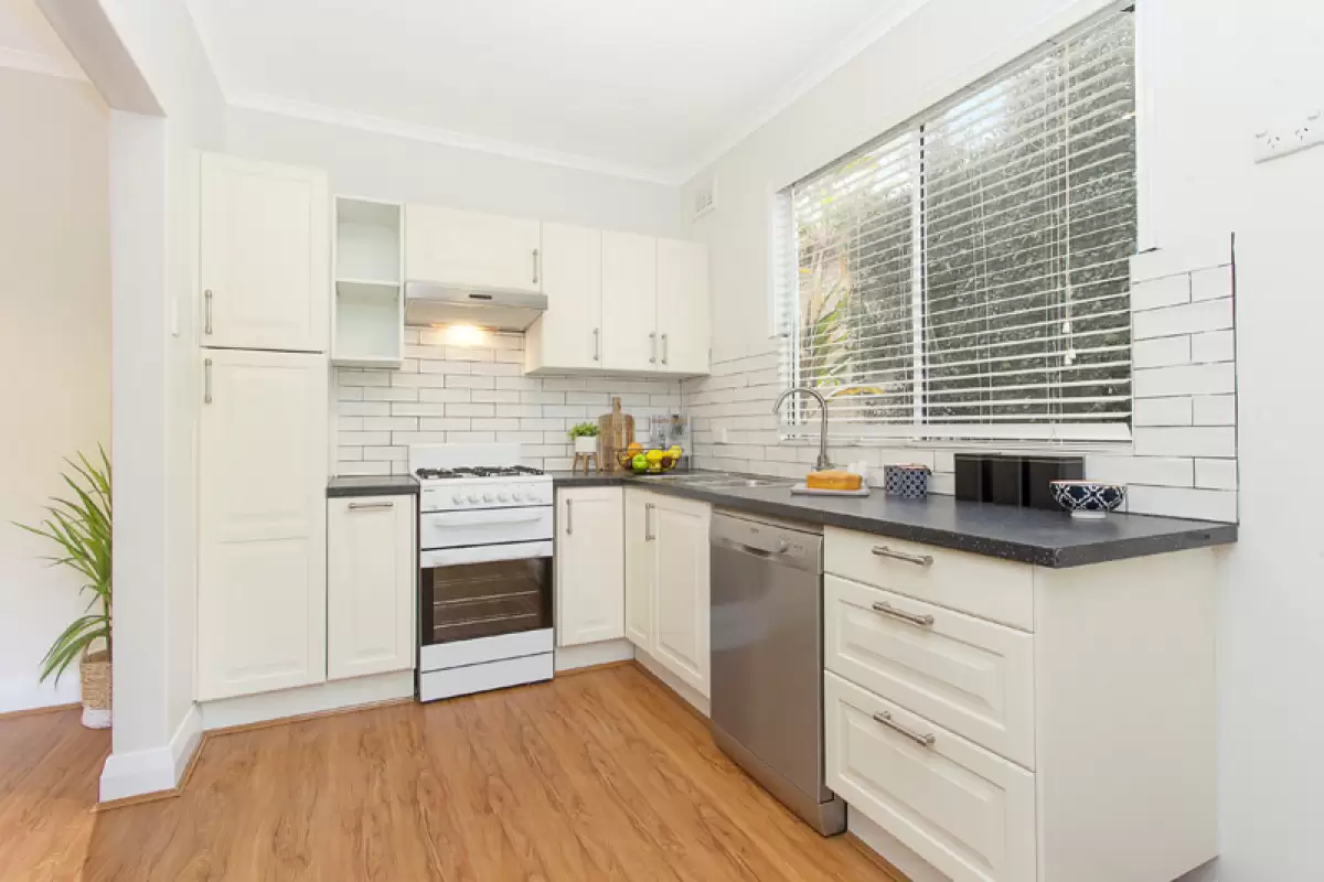 25 King Street, Ashbury Sold by Rich & Oliva - image 7