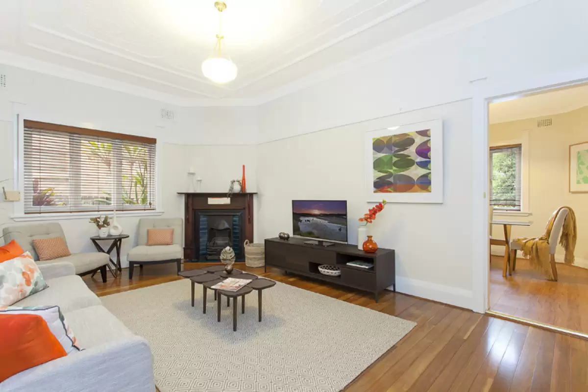 25 King Street, Ashbury Sold by Rich & Oliva - image 3
