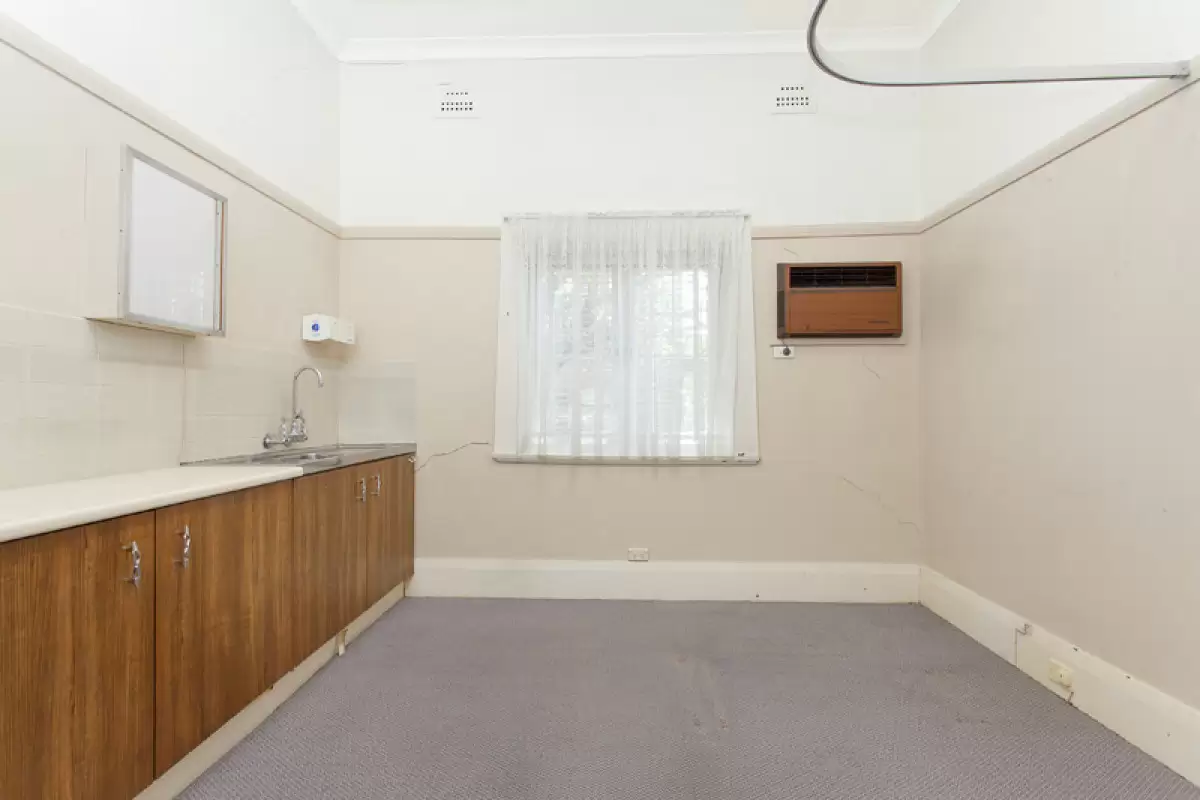 40 Lindsay Street, Burwood Sold by Rich & Oliva - image 7