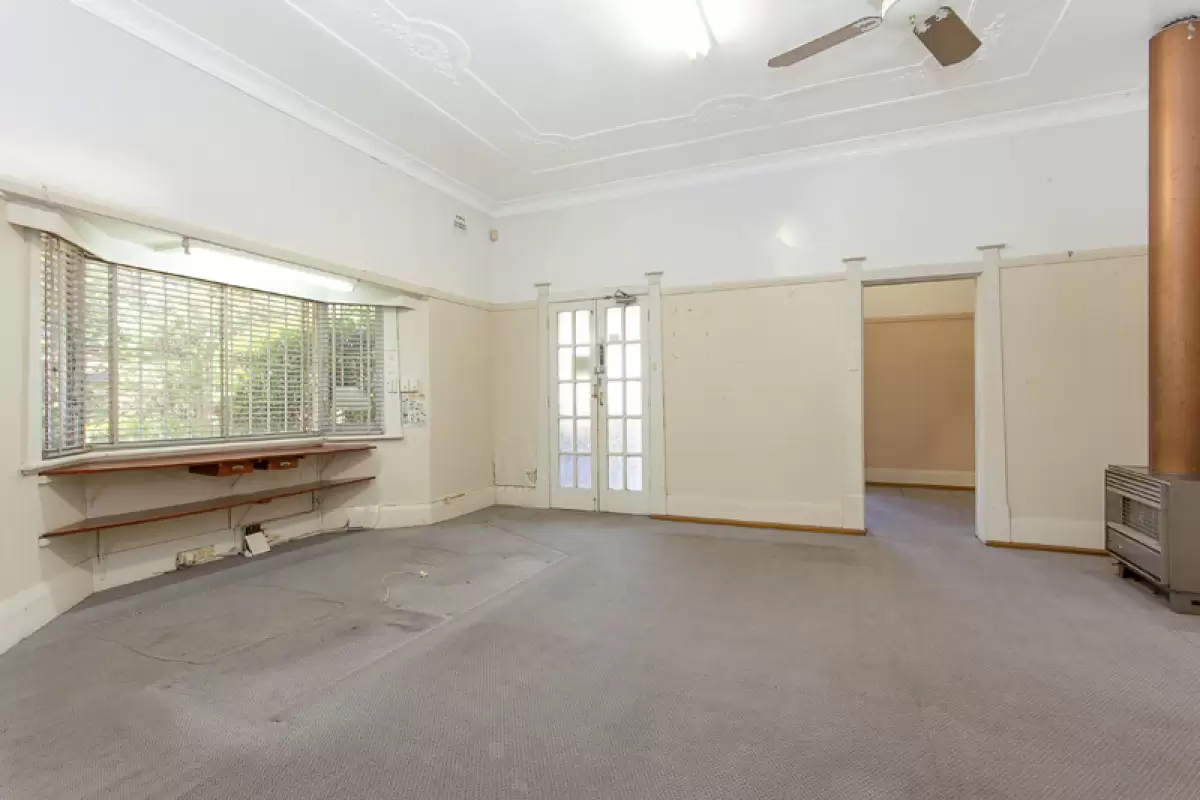 40 Lindsay Street, Burwood Sold by Rich & Oliva - image 3