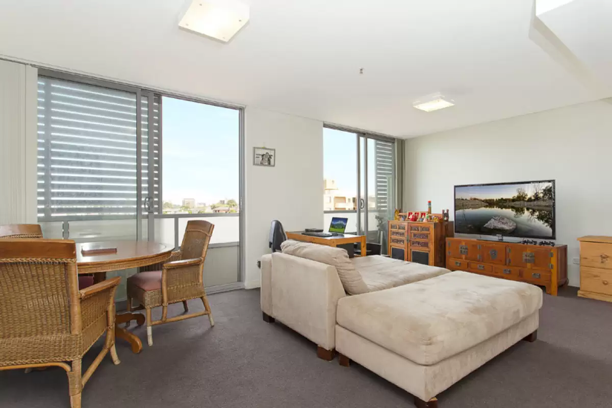 C606/1-17 Elsie, Burwood Sold by Rich & Oliva - image 2