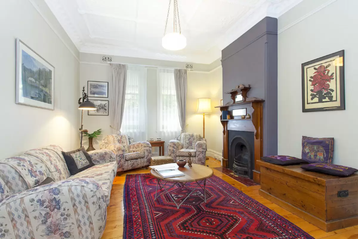 37 Greenhills Street, Croydon Sold by Rich & Oliva - image 2