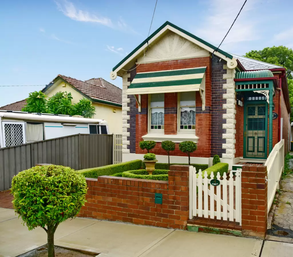 4 Wyalong Street, Burwood Sold by Rich & Oliva - image 12