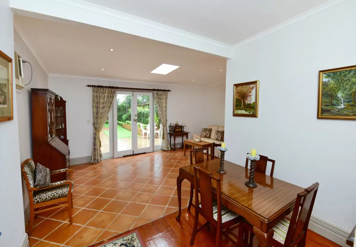 4 Wyalong Street, Burwood Sold by Rich & Oliva - image 8