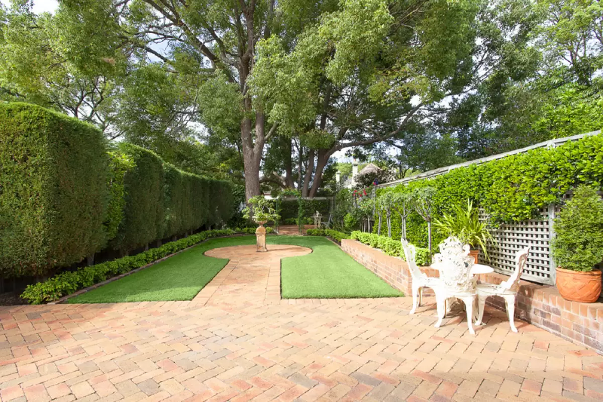 4 Wyalong Street, Burwood Sold by Rich & Oliva - image 9