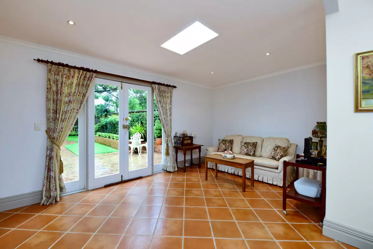 4 Wyalong Street, Burwood Sold by Rich & Oliva - image 7