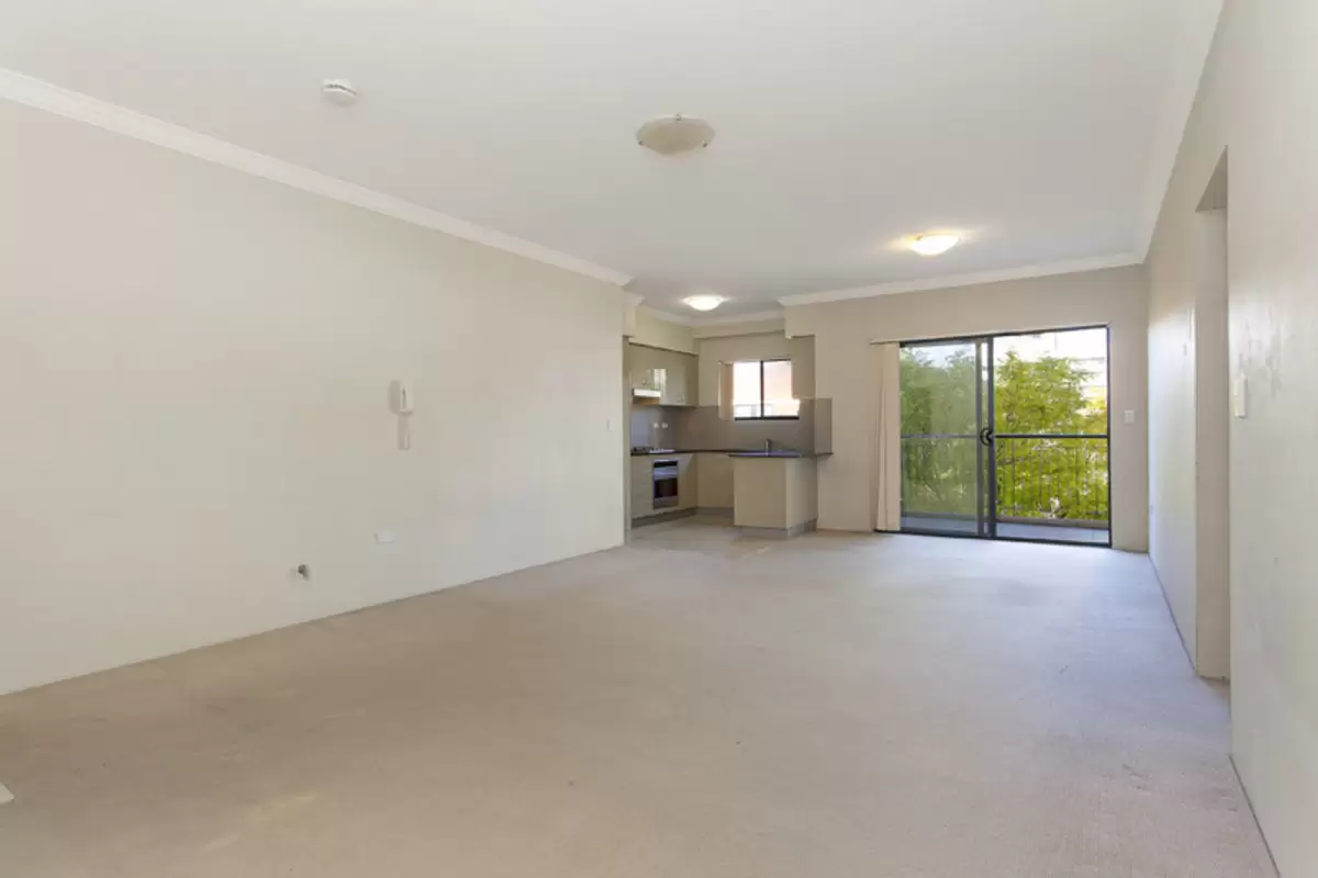 10/19 George Street, Burwood Sold by Rich & Oliva - image 2