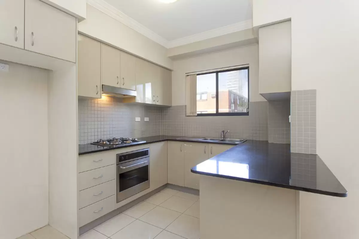 10/19 George Street, Burwood Sold by Rich & Oliva - image 3