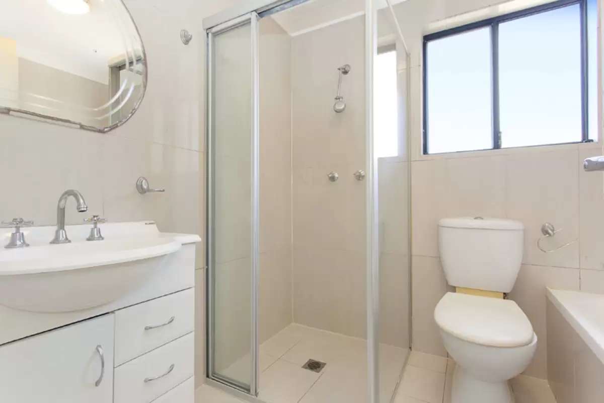 10/19 George Street, Burwood Sold by Rich & Oliva - image 5