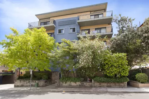 10/19 George Street, Burwood Sold by Rich & Oliva
