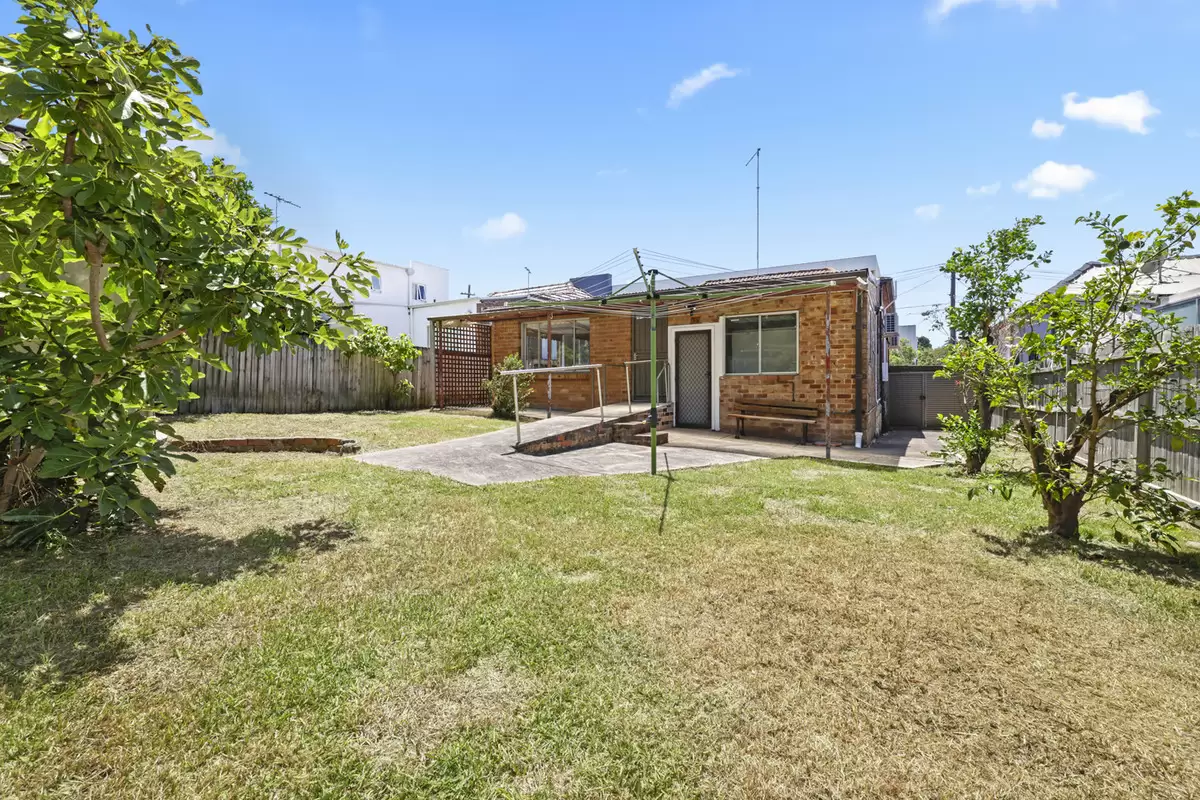 148 Floss Street, Hurlstone Park Sold by Rich & Oliva - image 10